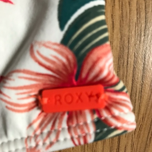 Roxy floral one piece swimsuit - Picture 5 of 5